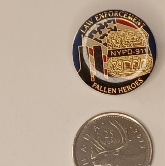 Three original Ground Zero pins - Picture 3 of 9